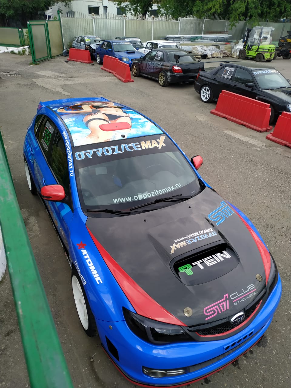 Команда и синяя Impreza III