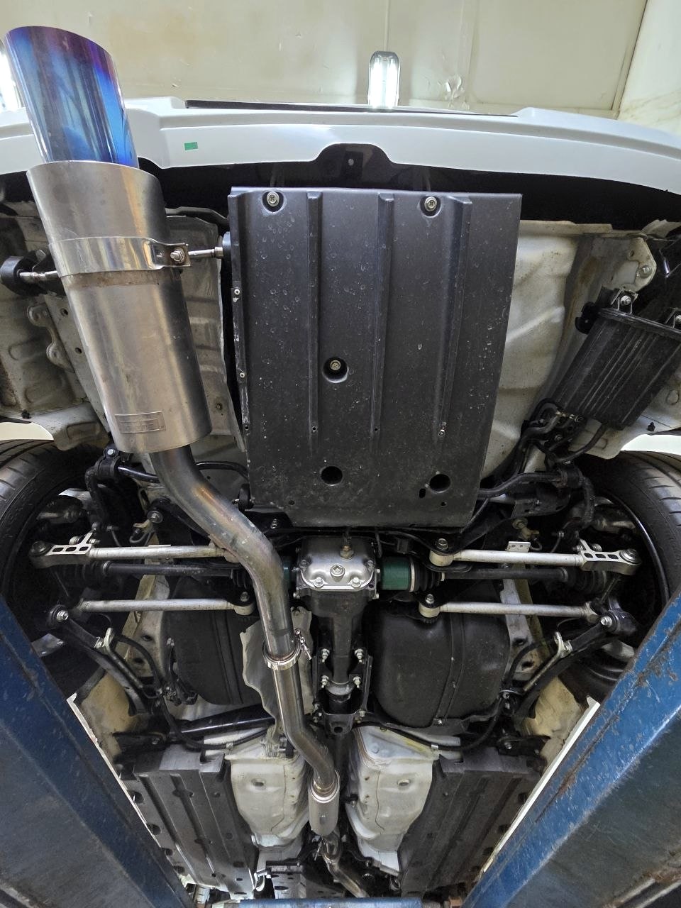 Замена фланцев на V-band, замена резонатора — Subaru Impreza WRX STI · 2005–2007 · Spec C. Фото 9
