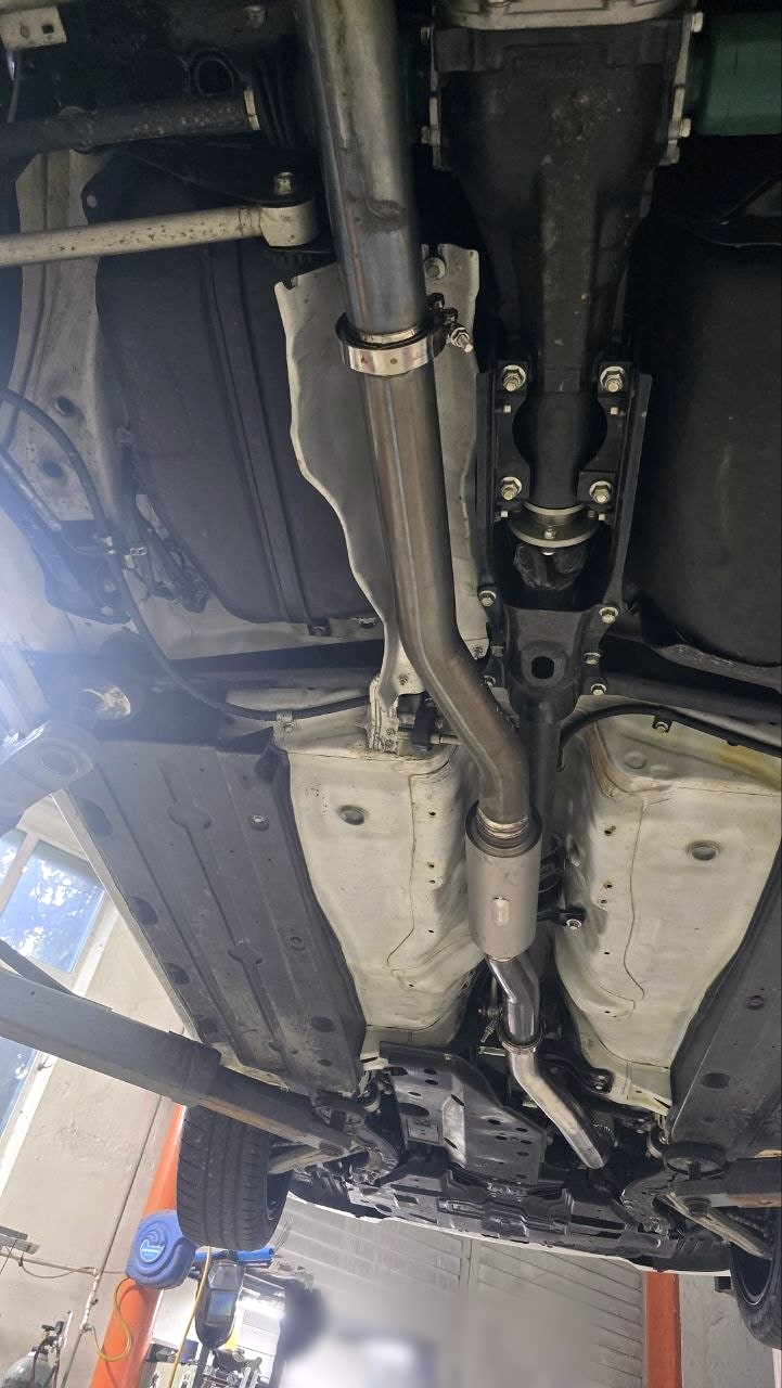 Замена фланцев на V-band, замена резонатора — Subaru Impreza WRX STI · 2005–2007 · Spec C. Фото 7