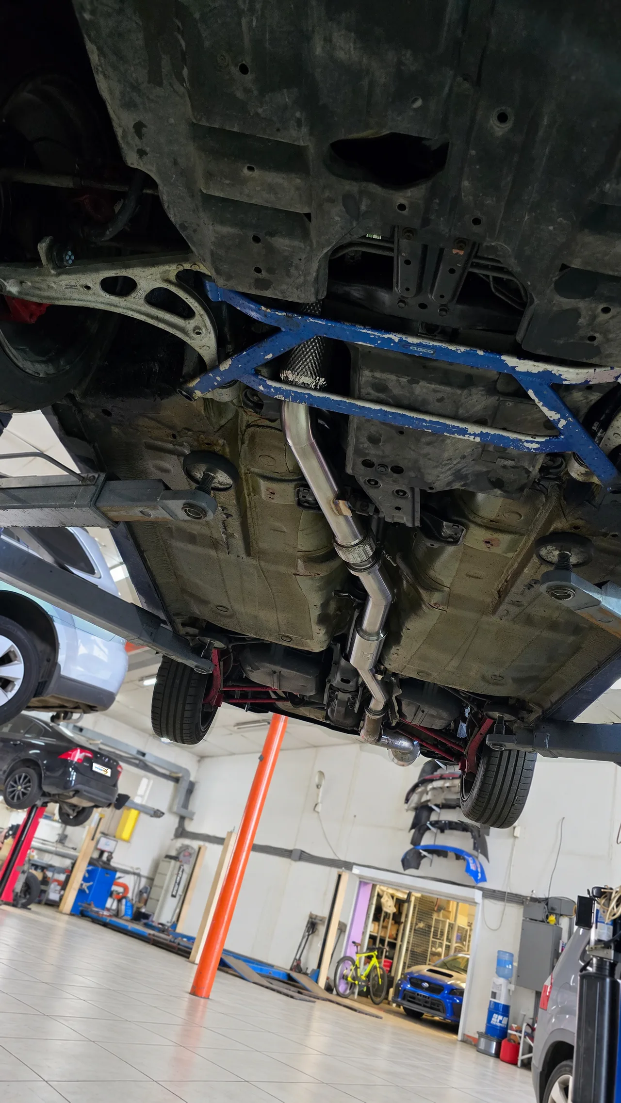Приёмная труба (даунпайп) и средняя часть с резонатором — Subaru Impreza WRX STI · 1998–2000 · GC8. Фото 6