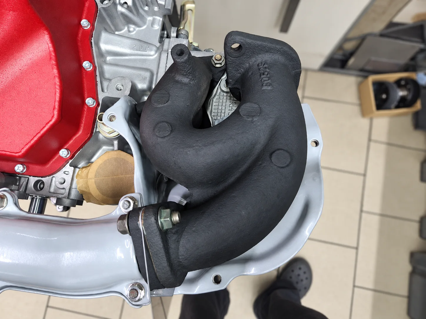 Восстановленный выпускной коллектор двигателя Subaru EJ205
